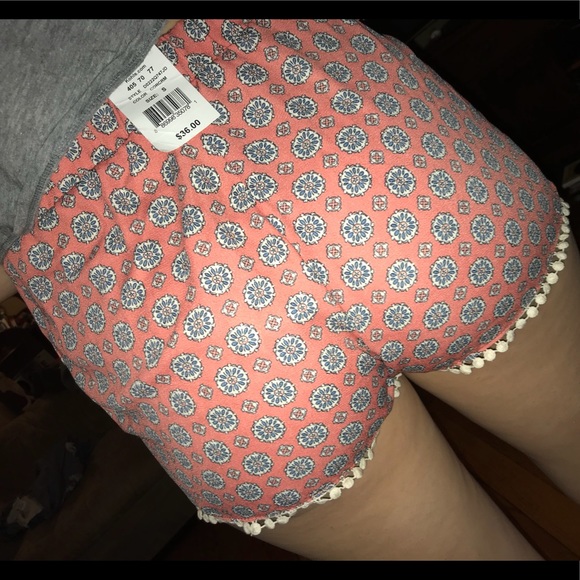 Patterned Summer Shorts - Picture 3 of 5